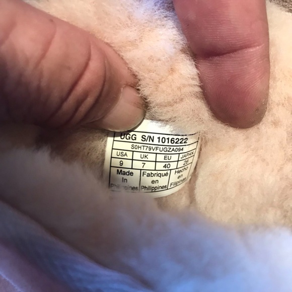 UGGS CLASSIC MINI 2 Size 9 - Picture 4 of 7